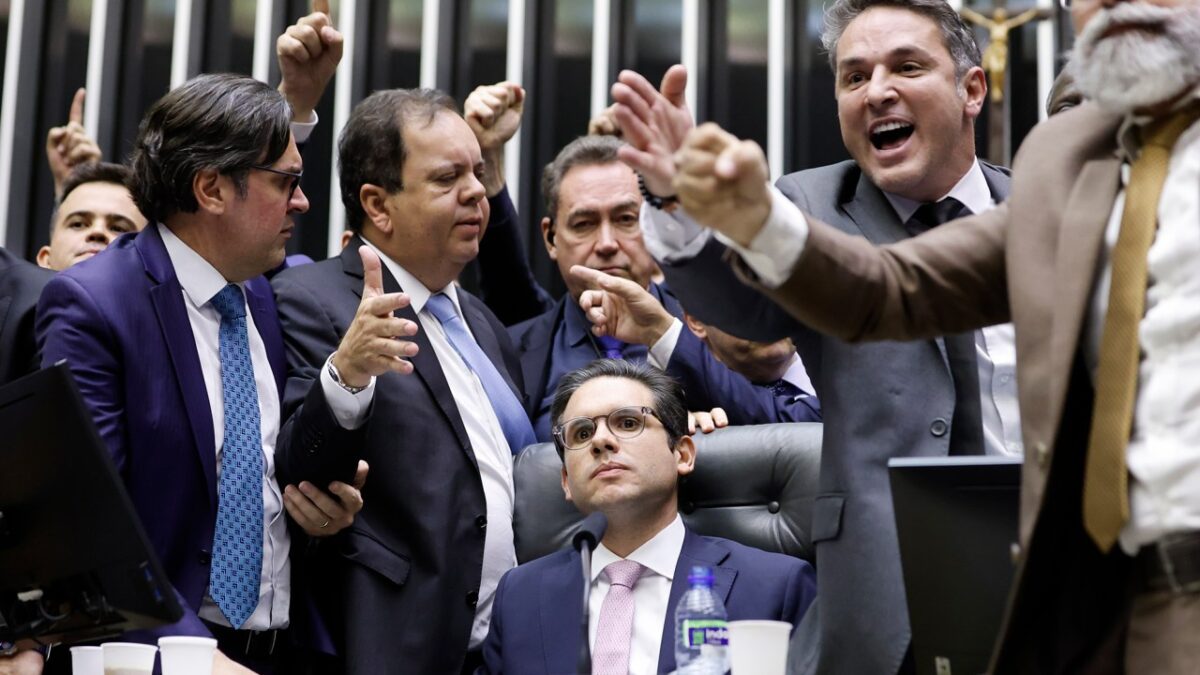 Hugo Motta decide enviar caso de deputados que obstruíram o plenário para a Corregedoria hugo motta, obstruçao, plenario, camara