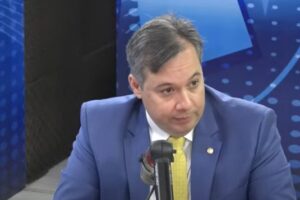 Júnior Araújo diz que voto de aplausos apresentado a Hytalo Santos se deu antes de investigação: "ele não era alvo na época" Júnior Araújo diz que voto de aplausos apresentado a Hytalo Santos se deu antes de investigação: "ele não era alvo na época"