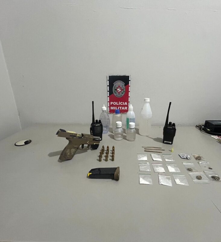 Polícia Militar prende suspeito de tráfico de drogas e porte ilegal de arma em Santa Rita Polícia Militar prende suspeito de tráfico de drogas e porte ilegal de arma em Santa Rita