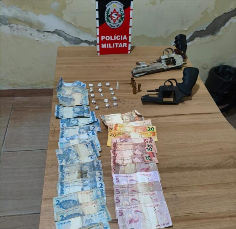 Dupla é presa com armas e drogas no litoral sul da Paraíba Dupla é presa com armas e drogas no litoral sul da Paraíba