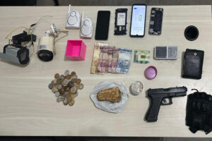 Polícia Militar prende 4 pessoas e desarticula ponto de tráfico em Cajazeiras