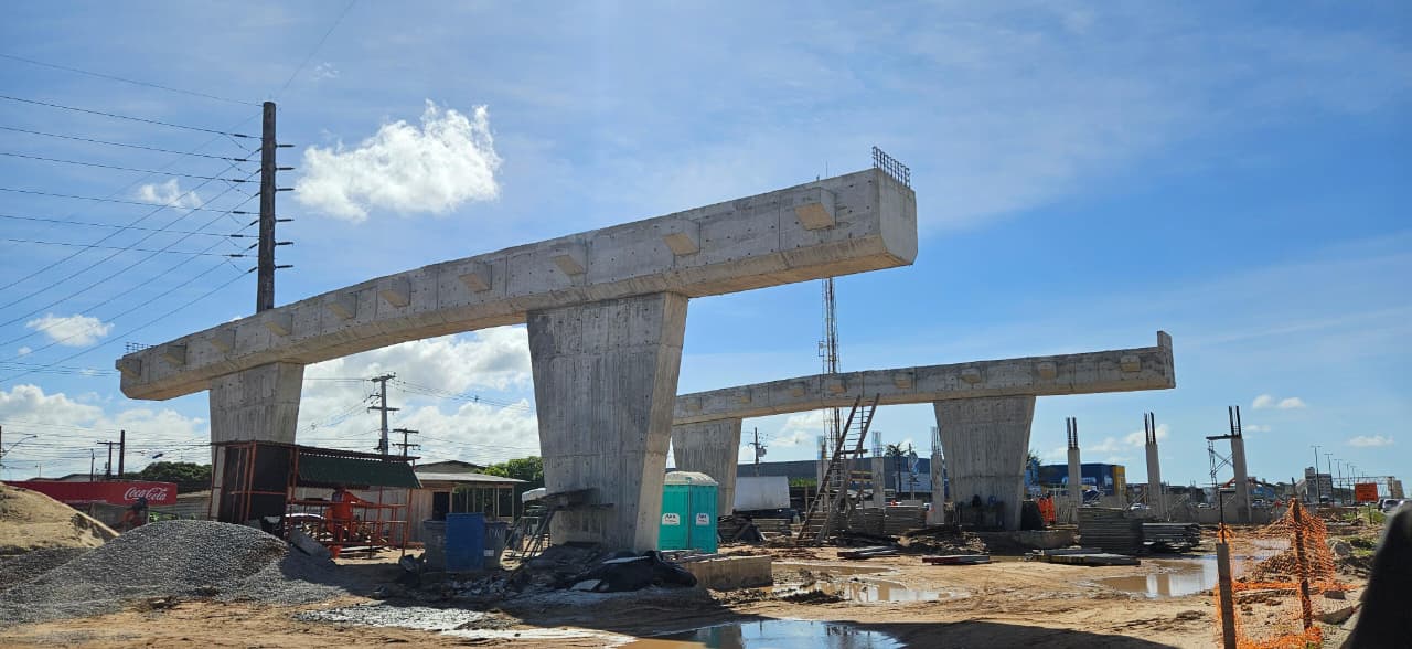 Viaduto da BR-230 na região do Renascer, próximo ao Mix Matheus e a Toyota. (foto: Joaquim Neto) 
