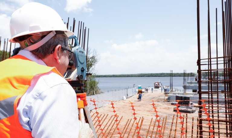 João Azevêdo visita Ponte do Futuro e destaca impactos no Litoral Norte