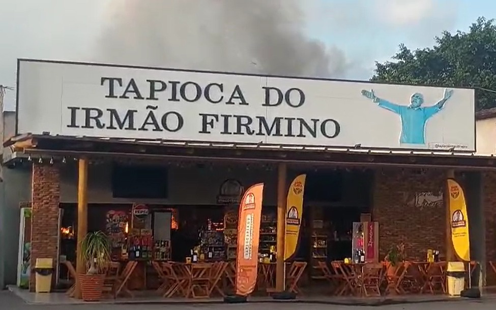 Incêndio na Tapioca do Irmão Firmino é controlado e fogo foi causado durante troca de botijão de gás, diz Corpo de Bombeiros Incêndio atinge tapiocaria no Cajá