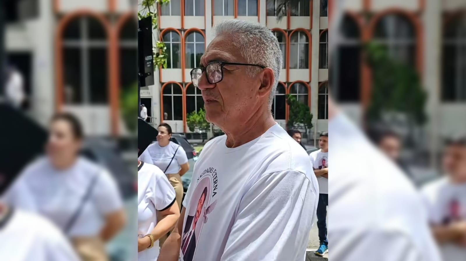 Peron Pessoa, pai do vereador Peron Filho, assassinado em Jacaraú, pede justiça em ato em frente a ALPB. (foto: reprodução/redes sociais)