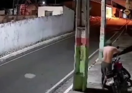 Cemitério assombrado: câmera de segurança flagra vulto no Cariri da Paraíba e caso viraliza nas redes sociais Cemitério assombrado: câmera de segurança flagra vulto no Cariri da Paraíba e caso viraliza nas redes sociais