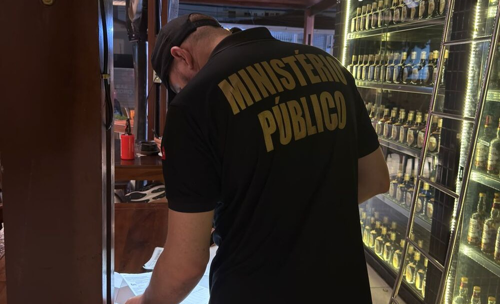 Ministério Público coordena ação conjunta contra venda de bebidas adulteradas em JP e CG Ministério Público coordena ação conjunta contra venda de bebidas adulteradas em JP e CG
