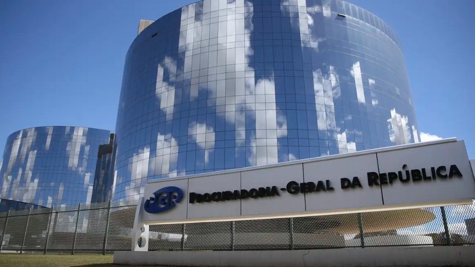 PGR pede que Polícia Federal ouça Flávio Bolsonaro em inquérito sobre calúnia contra Lula