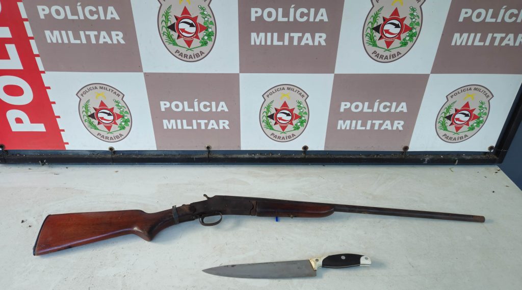 Homem é preso suspeito de ameaçar esposa de morte utilizando faca no interior da Paraíba