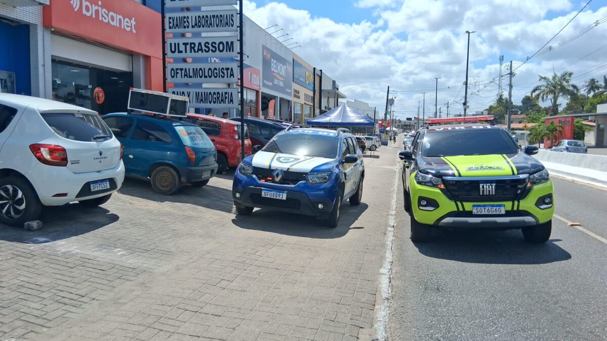 Carro de som apreendido em Bayeux após protesto de concursados