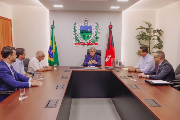 Assinatura da cessão da Estação das Artes aconteceu na Granja Santana. Foto: reprodução/Secom-JP