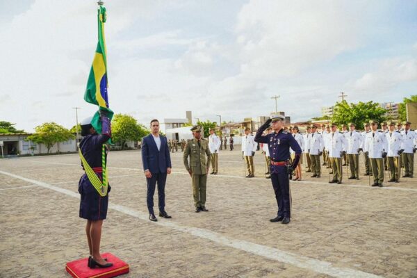 Vice-governador da Paraíba participa de formatura de 41 novos aspirantes a oficial da PM
