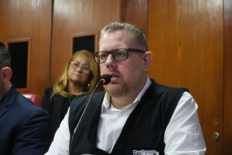 Secretário Júnior Pires e deputado Caio Roberto são alvos de operação da PF sobre negociação eleitoral com facção na Capital