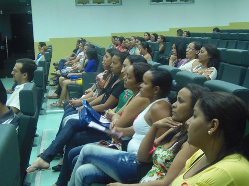 O Programa Mulheres Mil promove a qualificação profissional de mulheres em situação de vulnerabilidade social
