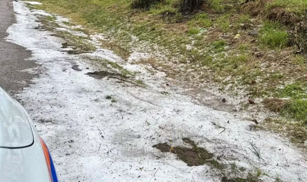 Granizo e vento destelham mais de 100 casas e deixam 400 desalojados no RS | ClickPB