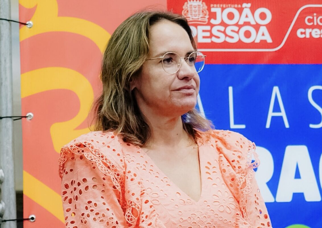 Após indeferimento do TRE-PB, Janine Lucena renuncia e irmão assume suplência de Veneziano