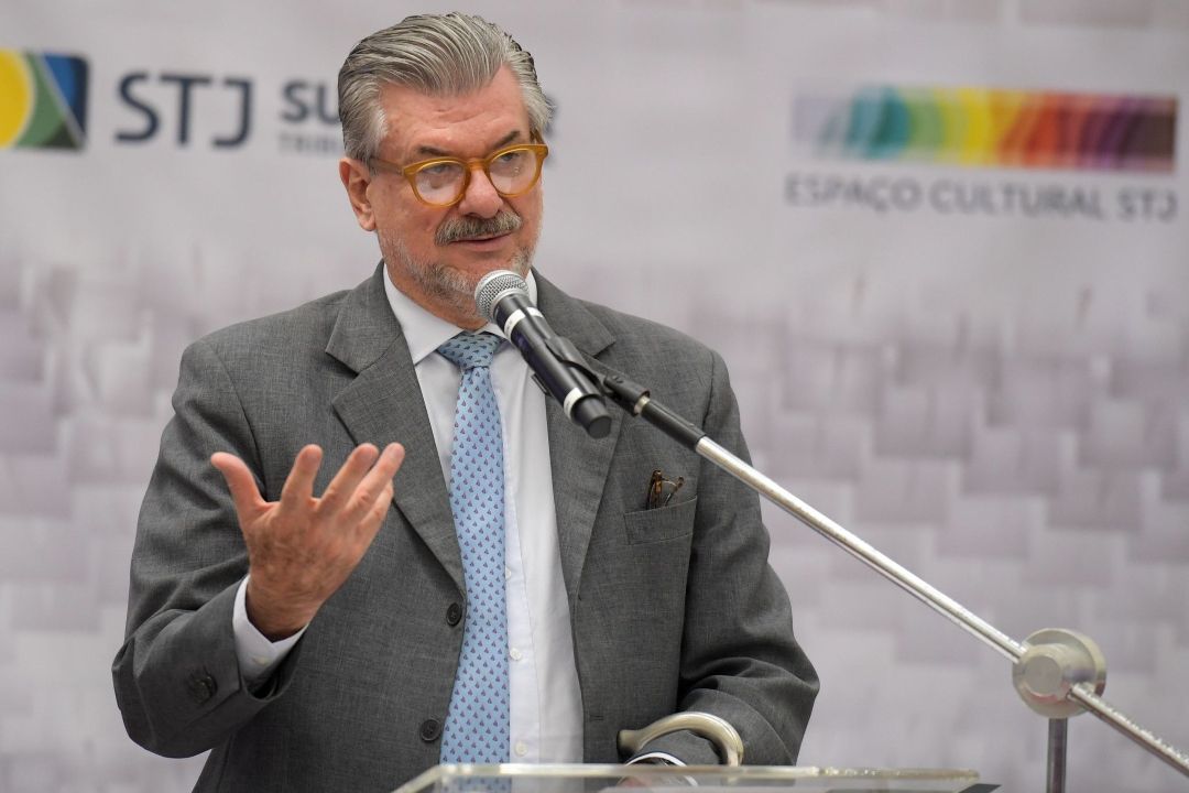 STJ aplica pena de disponibilidade a Marco Buzzi e propõe perda definitiva de cargo