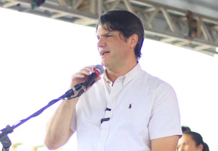 Leo Bezerra anuncia apoio a Nabor para o Senado e consolida rompimento com João Azevêdo