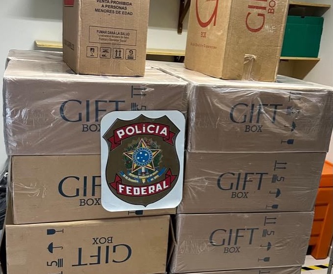 Polícia Federal prende trio e apreende mais de 13 mil maços de cigarros contrabandeados em Juazeirinho