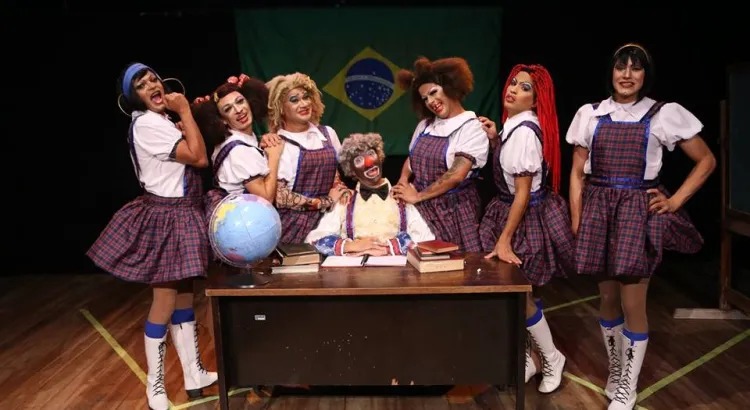 Pastoril apresenta espetáculo 'Escolinha Profana - A Prova Final', em João Pessoa