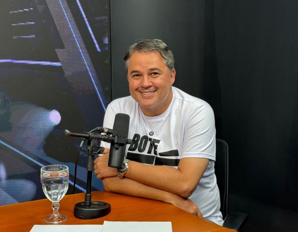 Efraim Filho votará pela manhã no Cabo Branco, em João Pessoa
