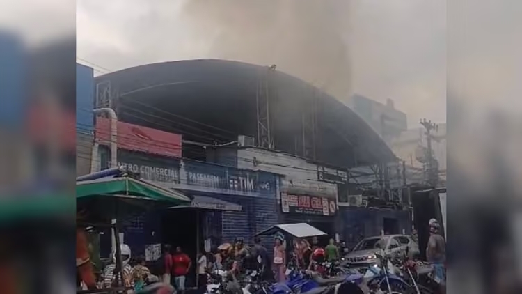 Comerciantes afetados por incêndio no Centro Comercial de Passagem podem pedir crédito de até R$ 20 mil a partir desta terça