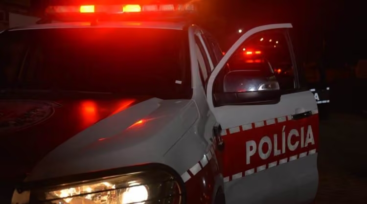 Criança de 10 anos denuncia maus-tratos contra irmão de 6 anos e pai é preso em São José de Piranhas