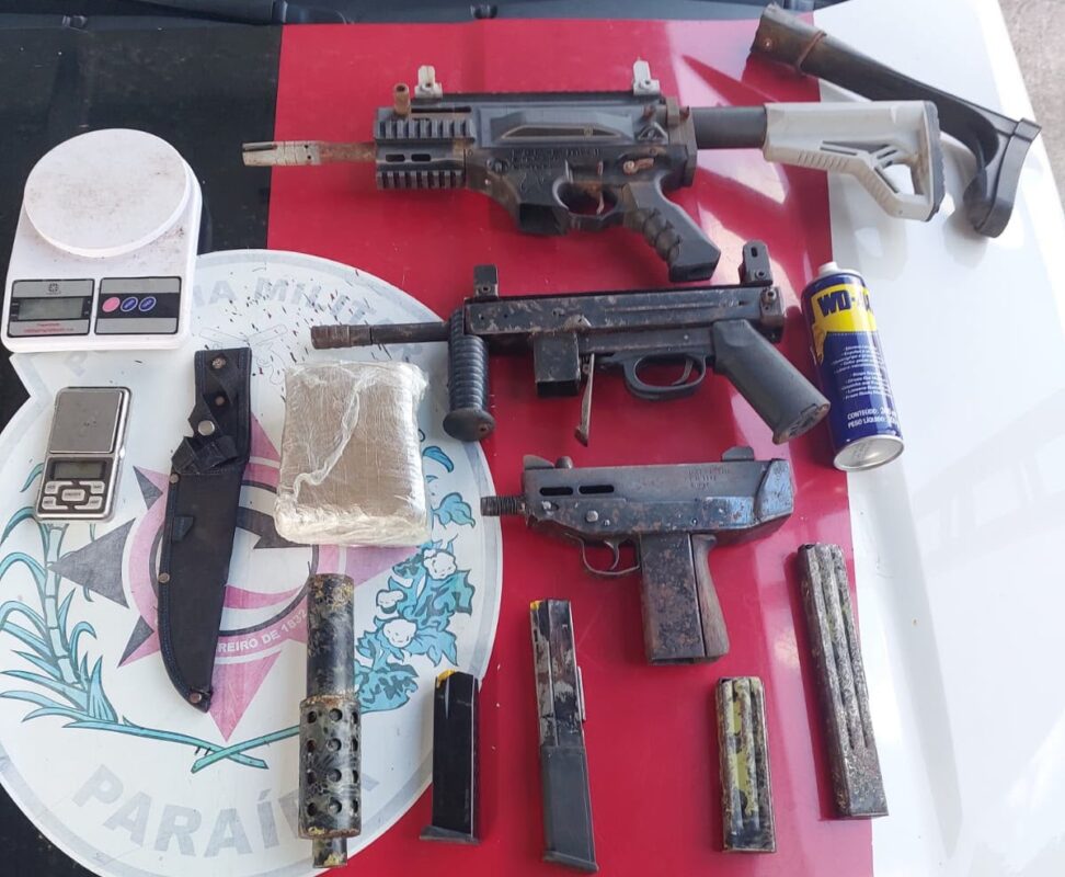 Polícia apreende armas, droga e balanças de precisão no bairro do Cristo, em João Pessoa