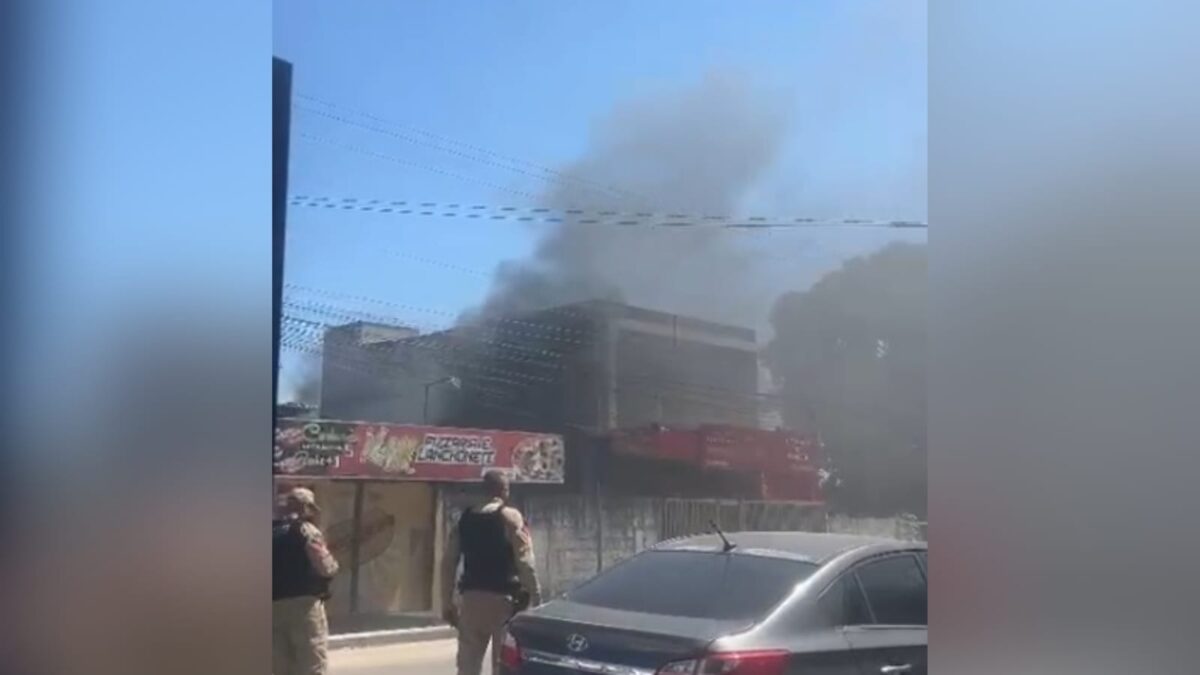 Incêndio atinge loja de queijos no bairro de Tibiri, em Santa Rita