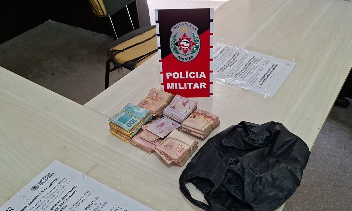Quatro envolvidos em assalto a casa são detidos em Cajazeiras; polícia recupera R$ 14 mil
