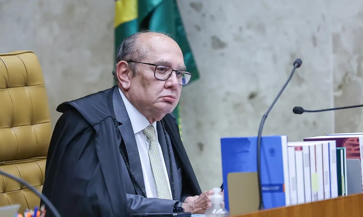 Gilmar Mendes quer identificação de ministros citados no caso Master