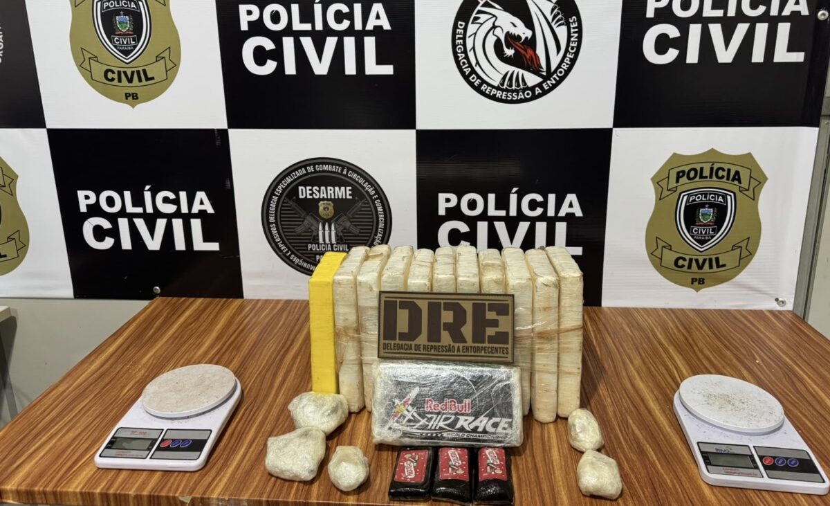 Homem é preso com 12 tabletes de cocaína em Campina Grande