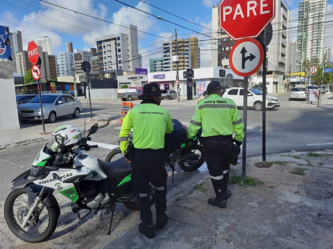 Eleições provocam bloqueios e alteração no trânsito próximo a grande seções eleitorais em João Pessoa