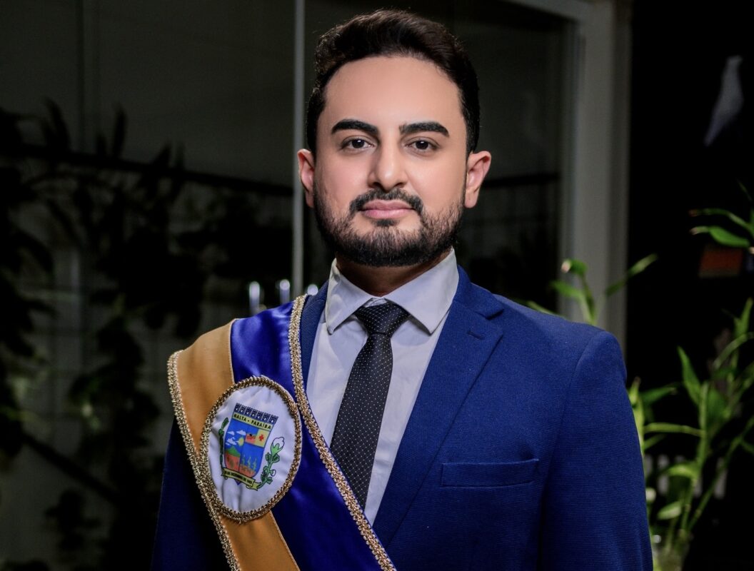 Justiça afasta secretário de Educação de Malta após MPPB apontar que gestor cursa Medicina em período integral