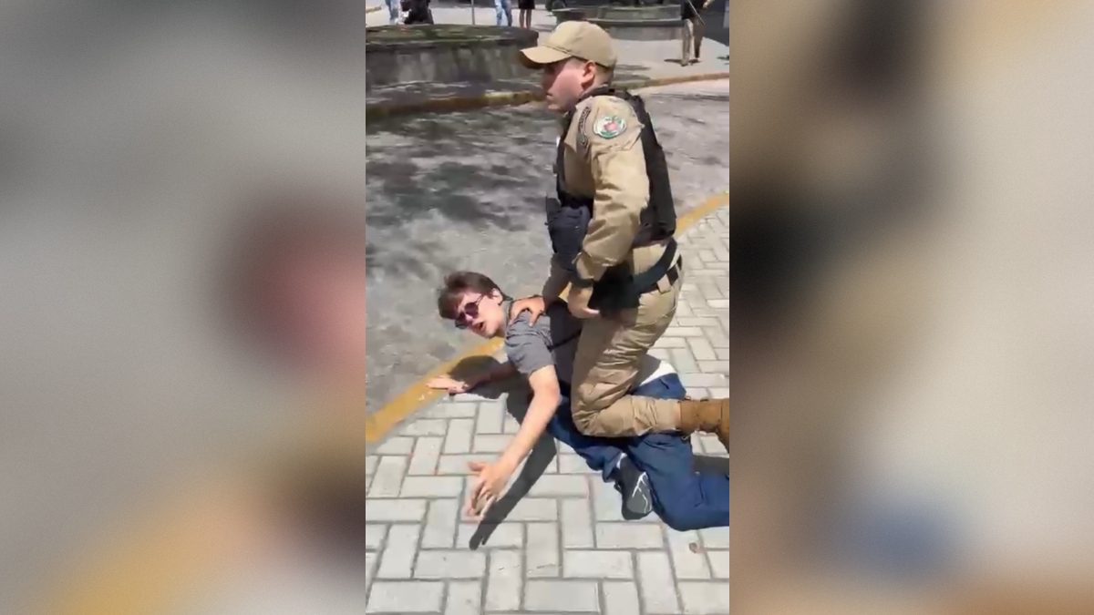 Confusão é registrada na UFCG após retirada de cartazes políticos e denúncia de injúria racial