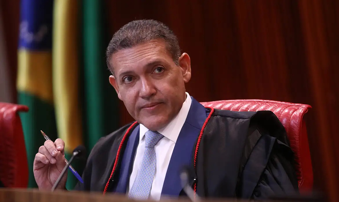 Nunes Marques derruba decisão de Cueva, mantém canal "Exército do Lula" suspenso e exige regularização na Justiça Eleitoral