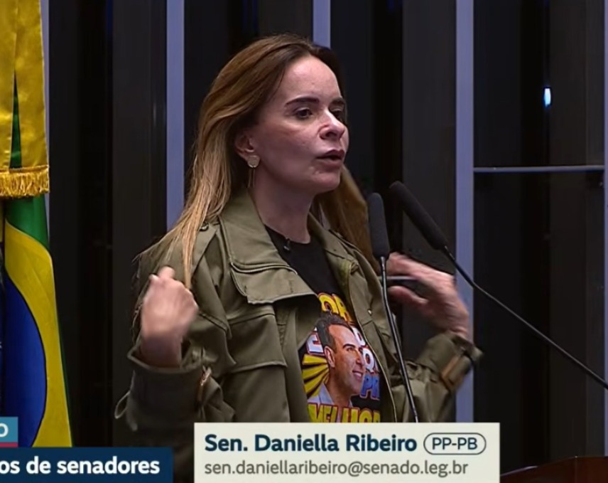 Emocionada, Daniella Ribeiro critica polarização e reforça apoio a Lula no 2º turno: "ter mais senso crítico"