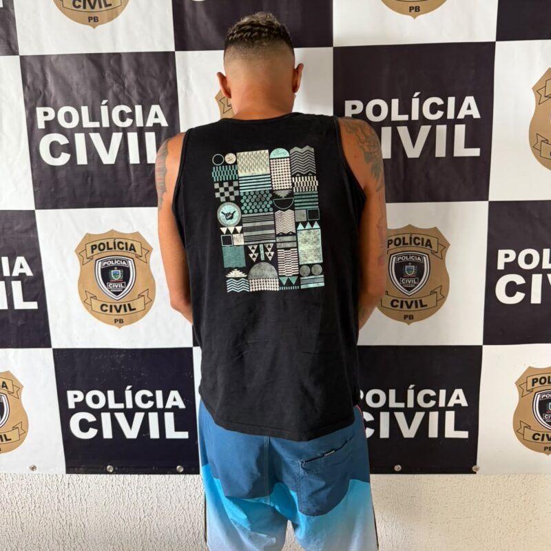 Polícia Civil prende investigado por homicídio e apreende pistola adaptada para disparo em rajada
