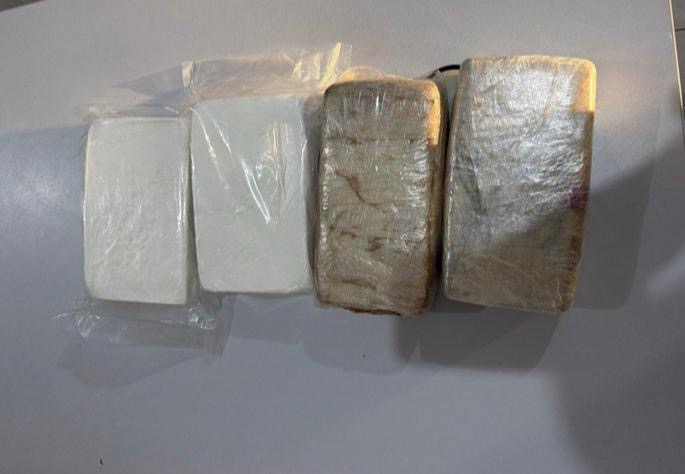 Mulher é presa com 4 kg de cocaína dentro de bagagens em ônibus na BR-230, em Santa Rita