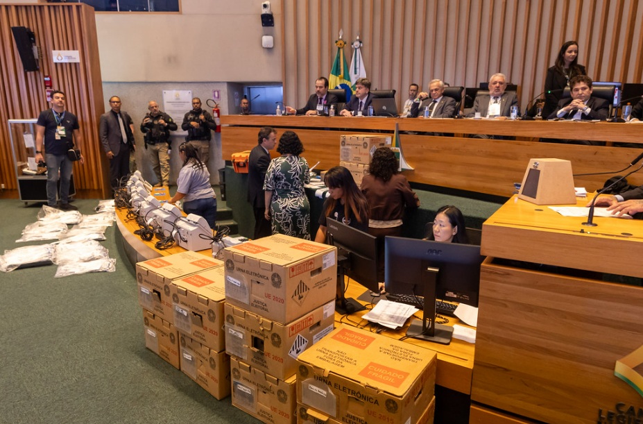 Faltando 5 dias para 2º turno, eleitores não podem mais ser presos e Justiça Eleitoral define detalhes do Teste de Integridade das urnas