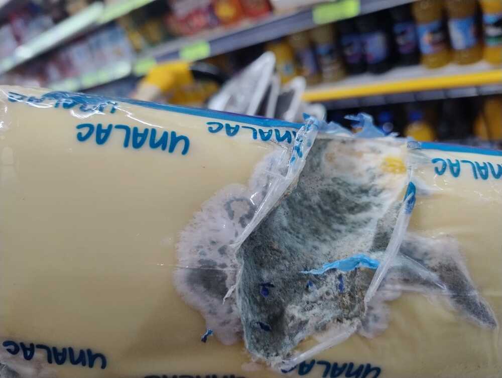 Operação interdita farmácia e setores de supermercado e posto de combustíveis por irregularidades, em Itaporanga